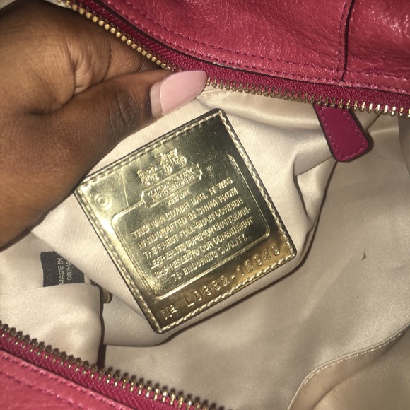 Red handcrafted coach bag - Picture 5 of 6